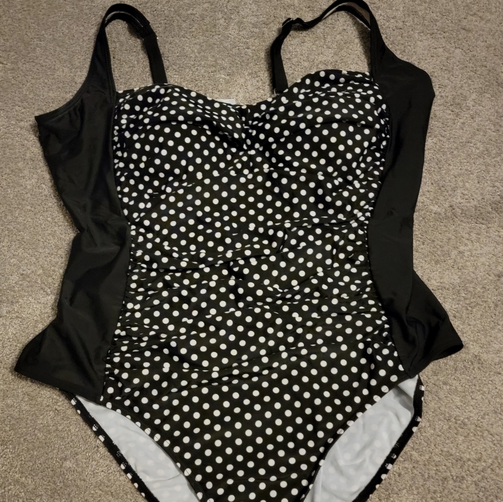 Size 20 one piece slimming swimsuit